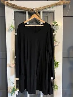 Black Long-Sleeved Dress XXL