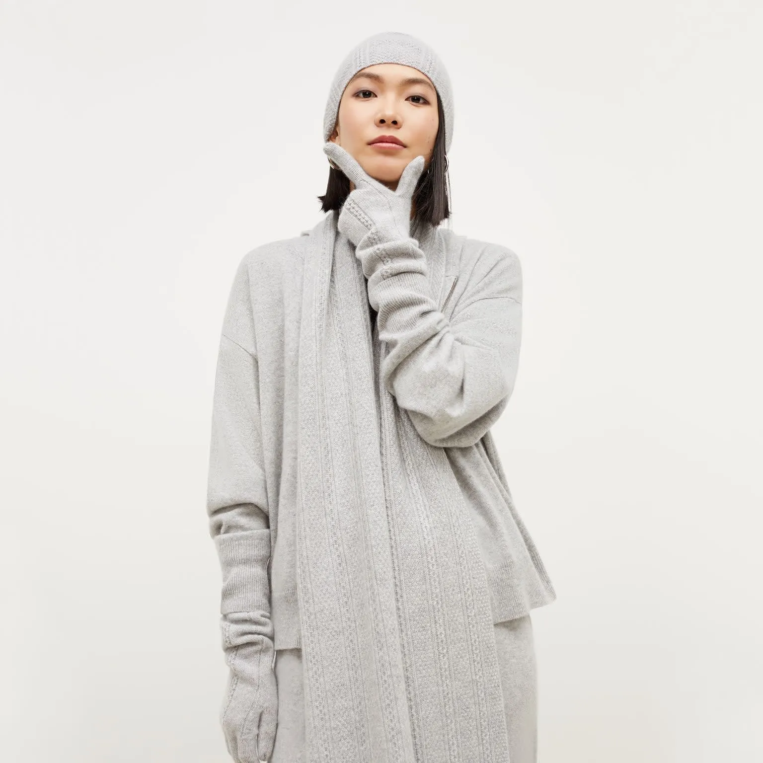 Circle Cable Gloves - Cashmere :: Heather Gray