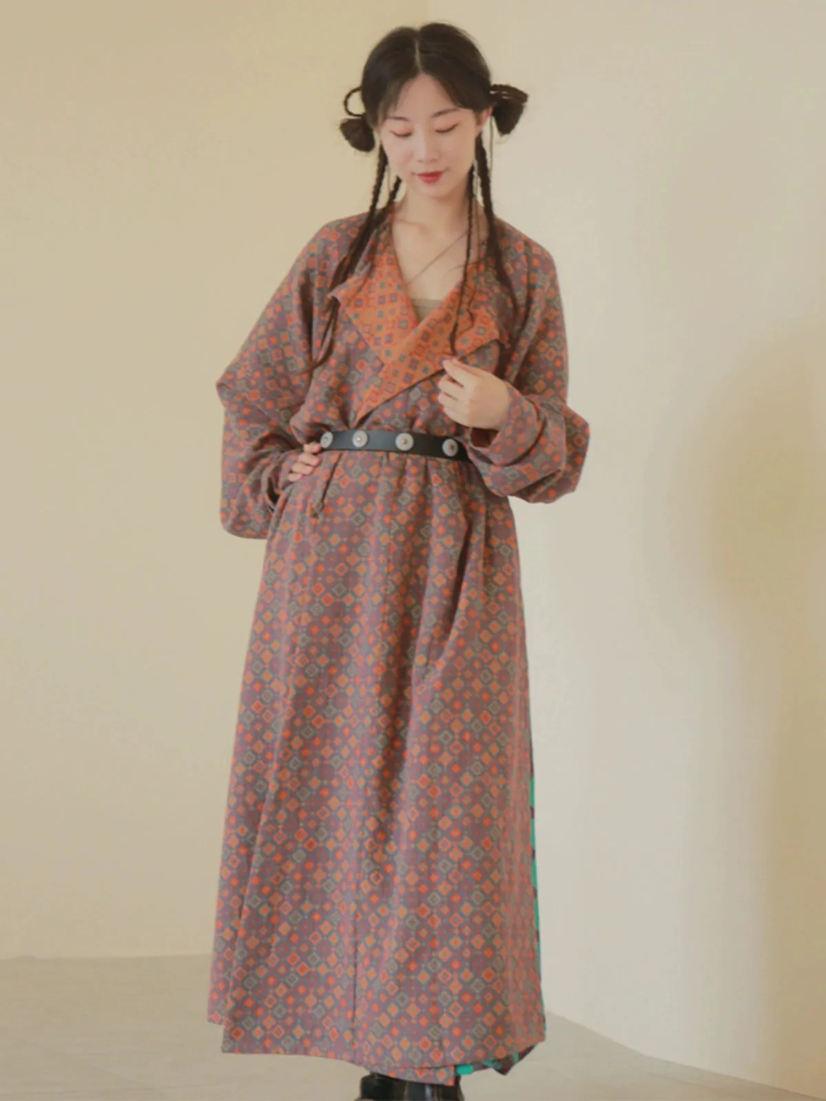 Jingjie Huashu 荆芥花束 Cat Mint Bouquet Modernized Tang Double Sided Cotton Jacquard Yuanlingpao Robe Set