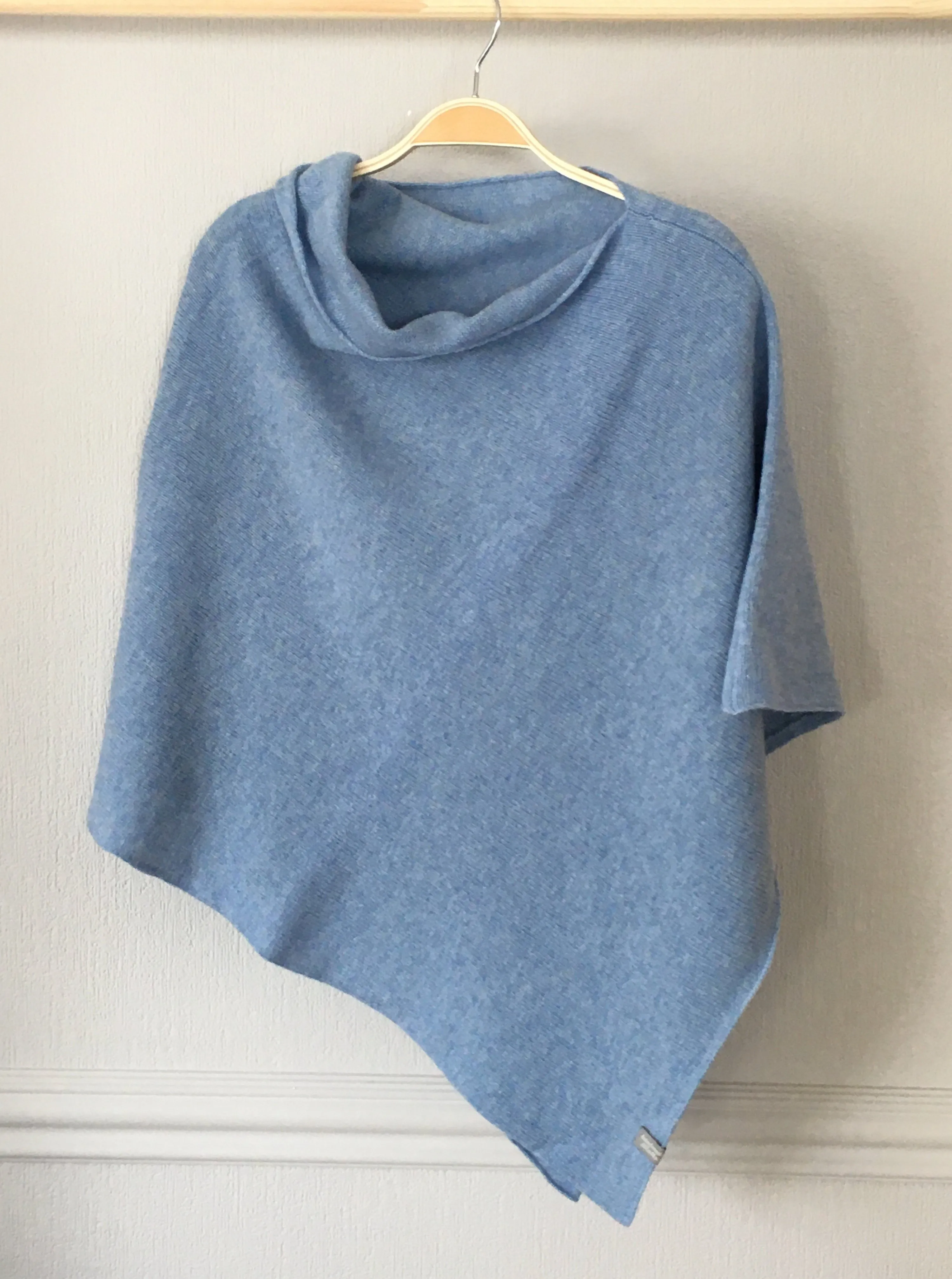 Poncho soft merino lambswool sky blue